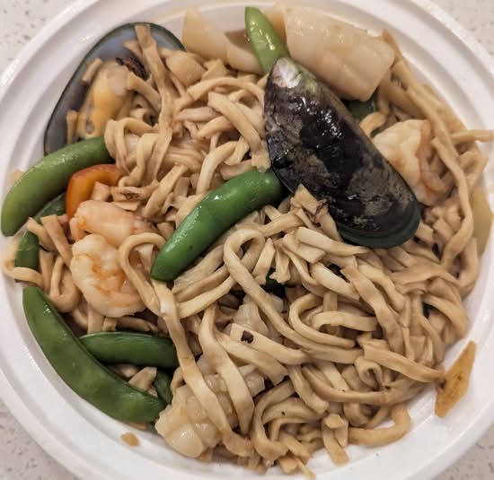 54. Seafood Fried Yee Mein 海鮮干燒伊麵